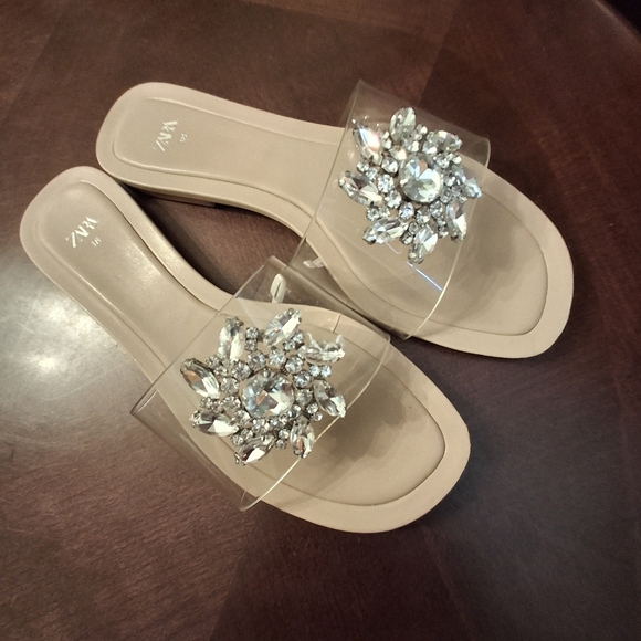 Zara Embellished Flat Vinyl Slip-On Fashion Sandals Women Size 7.5 - Picture 2 of 14